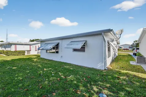 1904 Sw Golf Lane Boynton Beach FL 33426
