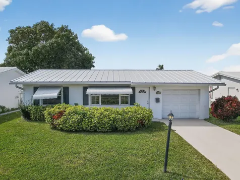 1904 Sw Golf Lane Boynton Beach FL 33426