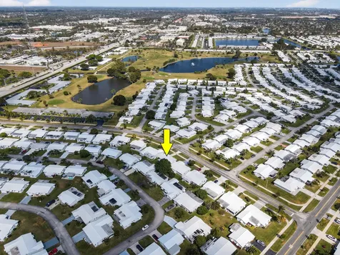 1904 Sw Golf Lane Boynton Beach FL 33426