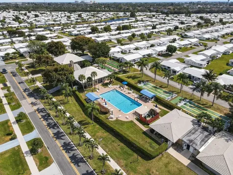 1904 Sw Golf Lane Boynton Beach FL 33426