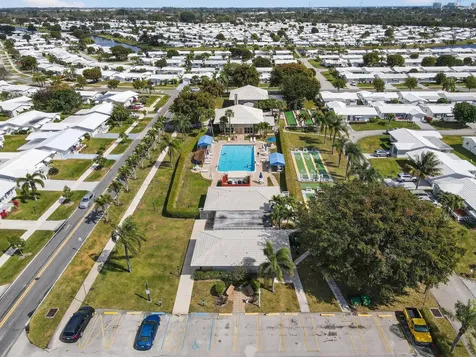 1904 Sw Golf Lane Boynton Beach FL 33426
