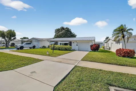 1904 Sw Golf Lane Boynton Beach FL 33426
