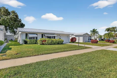 1904 Sw Golf Lane Boynton Beach FL 33426