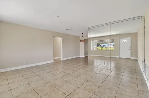1904 Sw Golf Lane Boynton Beach FL 33426