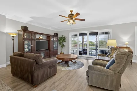 109 Isola Circle Royal Palm Beach FL 33411