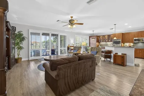 109 Isola Circle Royal Palm Beach FL 33411