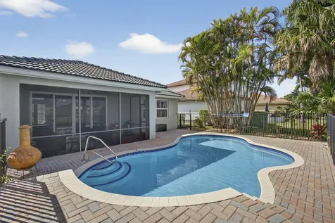 109 Isola Circle Royal Palm Beach FL 33411
