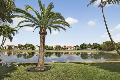 109 Isola Circle Royal Palm Beach FL 33411