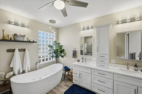 499 Nw Blue Lake Drive Port Saint Lucie FL 34986