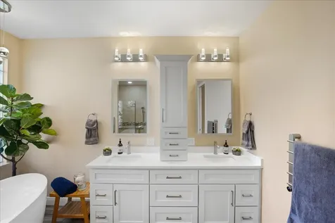 499 Nw Blue Lake Drive Port Saint Lucie FL 34986