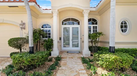 371 Se 15 Avenue Pompano Beach FL 33060