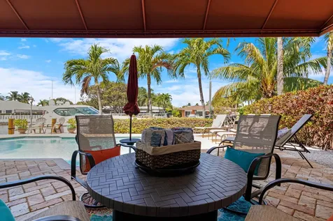 371 Se 15 Avenue Pompano Beach FL 33060