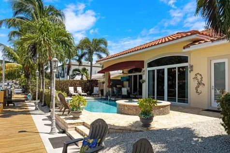 371 Se 15 Avenue Pompano Beach FL 33060