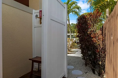371 Se 15 Avenue Pompano Beach FL 33060