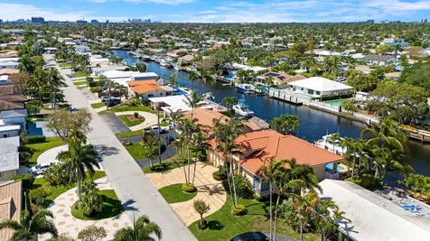 371 Se 15 Avenue Pompano Beach FL 33060