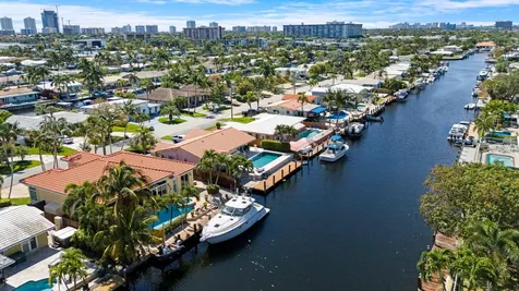 371 Se 15 Avenue Pompano Beach FL 33060