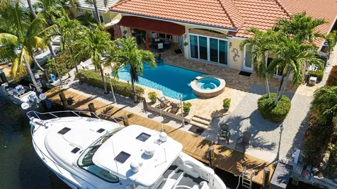 371 Se 15 Avenue Pompano Beach FL 33060