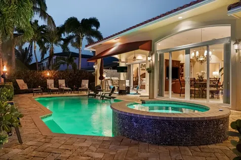 371 Se 15 Avenue Pompano Beach FL 33060