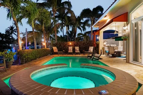 371 Se 15 Avenue Pompano Beach FL 33060