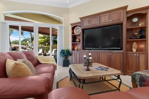 371 Se 15 Avenue Pompano Beach FL 33060
