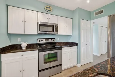 3210 S Lakeview Circle Hutchinson Island FL 34949