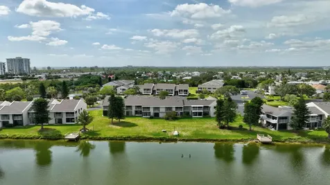 3210 S Lakeview Circle Hutchinson Island FL 34949