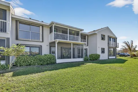 3210 S Lakeview Circle Hutchinson Island FL 34949