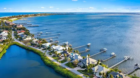 4230 Ne Joes Point Road Stuart FL 34996