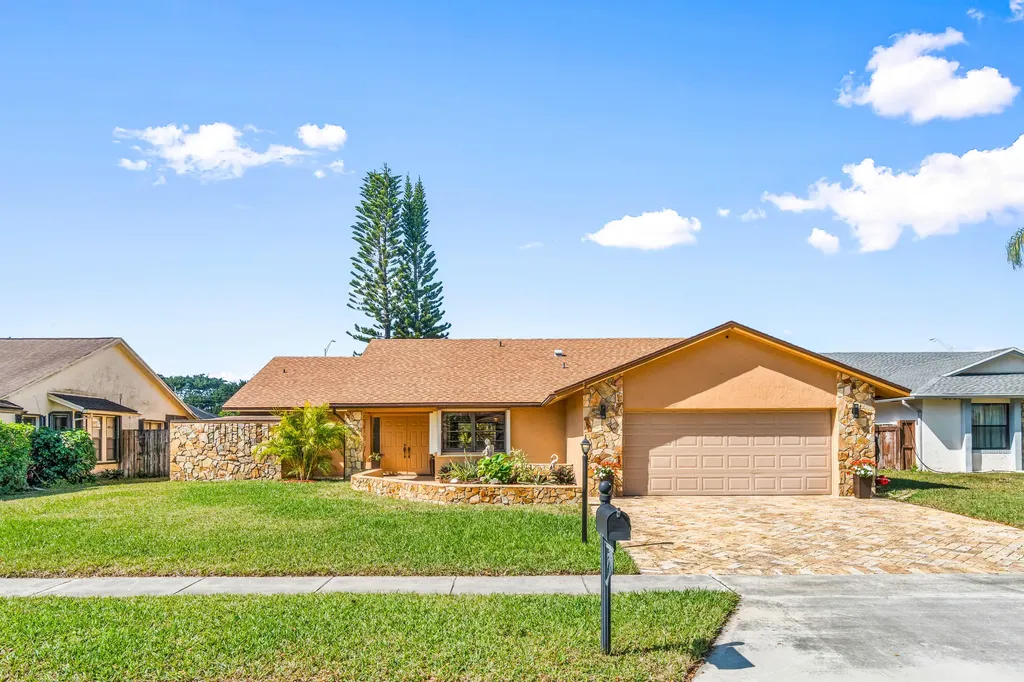19873 Court Of The Myrtles Boca Raton FL 33434