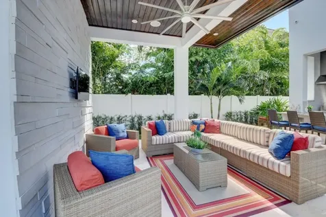 255 Ne 3rd Court Boca Raton FL 33432