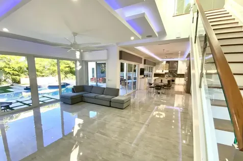 255 Ne 3rd Court Boca Raton FL 33432