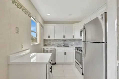 162 Sheffield G West Palm Beach FL 33417