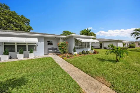 285 Main Boulevard Boynton Beach FL 33435
