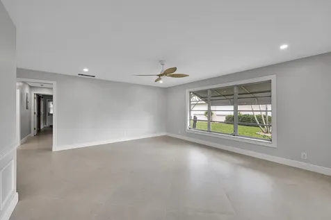 285 Main Boulevard Boynton Beach FL 33435