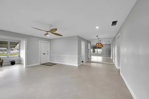 285 Main Boulevard Boynton Beach FL 33435