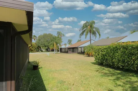 2313 Se Breckenridge Circle Port Saint Lucie FL 34952