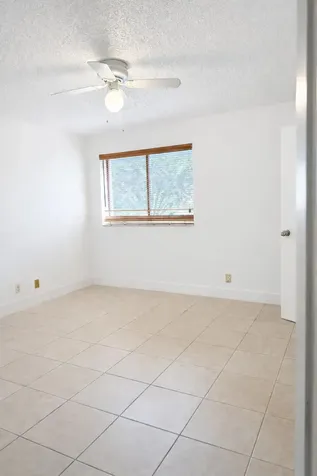 2926 S University Drive Davie FL 33328