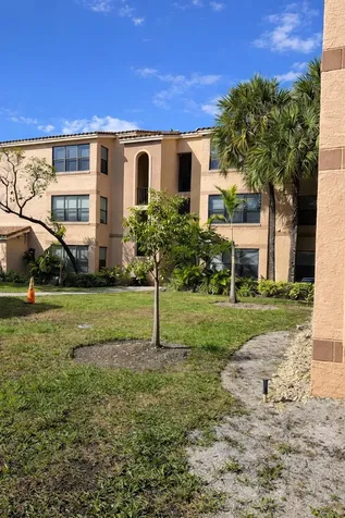 2926 S University Drive Davie FL 33328