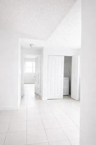 2926 S University Drive Davie FL 33328