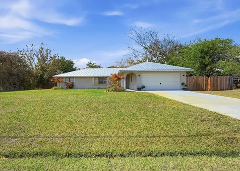 2151 Se Abcor Road Port Saint Lucie FL 34952
