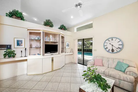 5722 Willow Creek Lane Delray Beach FL 33484