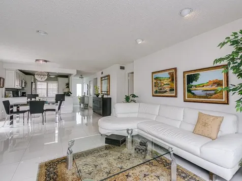 9264 Vista Del Lago Boca Raton FL 33428
