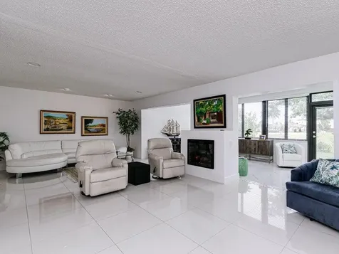 9264 Vista Del Lago Boca Raton FL 33428