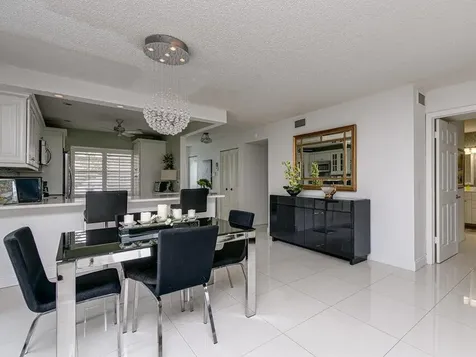 9264 Vista Del Lago Boca Raton FL 33428
