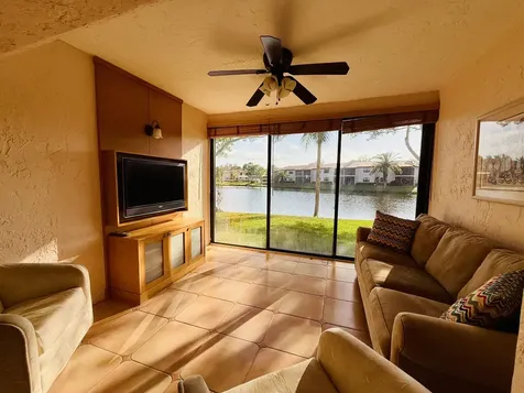 9261 Vista Del Lago Boca Raton FL 33428