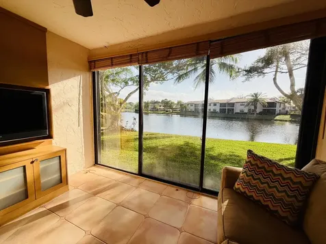 9261 Vista Del Lago Boca Raton FL 33428