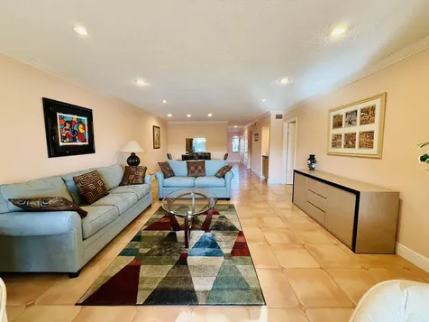 9261 Vista Del Lago Boca Raton FL 33428