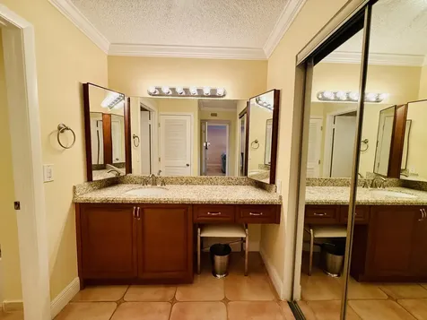 9261 Vista Del Lago Boca Raton FL 33428