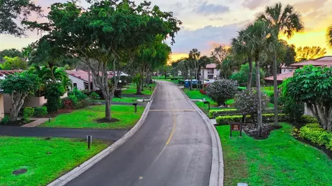 9261 Vista Del Lago Boca Raton FL 33428