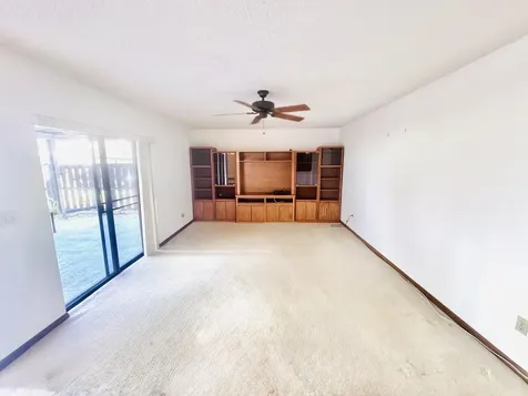 604 Se Castle Court Port Saint Lucie FL 34952